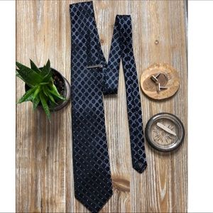Claiborne Classic Foulard Tie